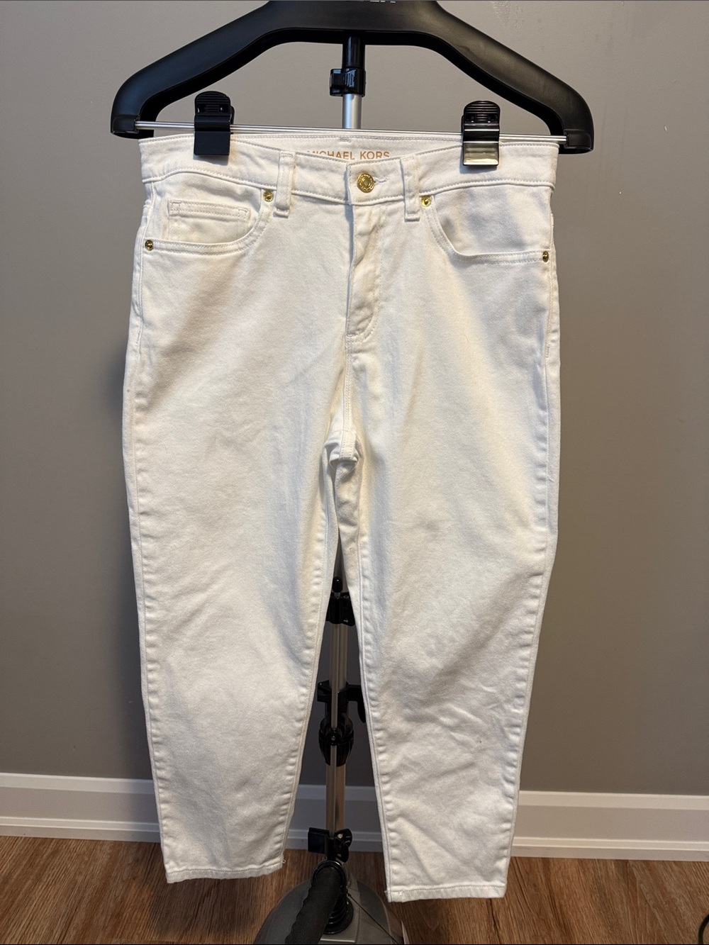 Michael Kors White Cropped High-Rise capris with Gold Hardware